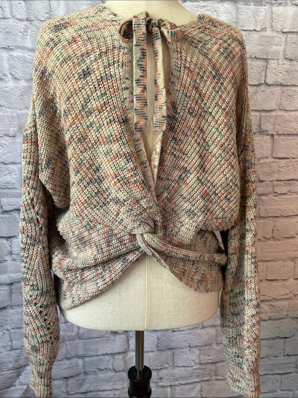 American Rag Multicolor Cream & Peach Tie Open-Back V-Neck Sweater XL